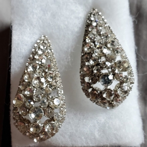 Earings - Picture 2 of 5